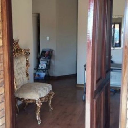 Budias Guest House Kempton Park Exterior photo